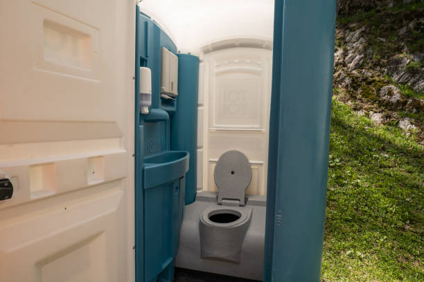 Best Portable restroom trailer rental  in Deridder, LA